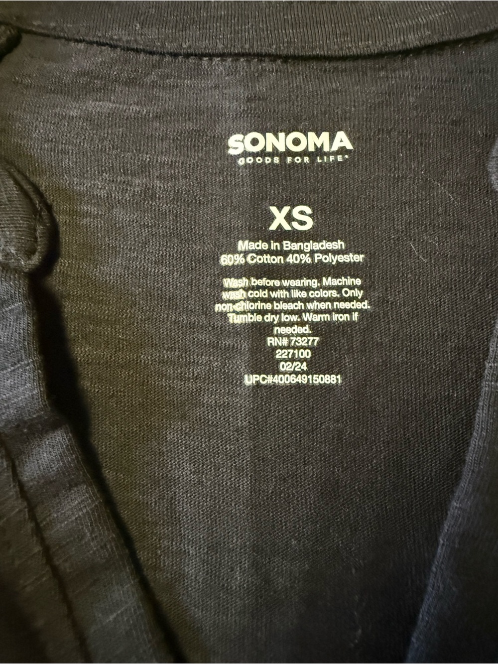 Sonoma Black V-Neck Short Sleeve Top with Shirred Shoulders - Picture 3 of 3